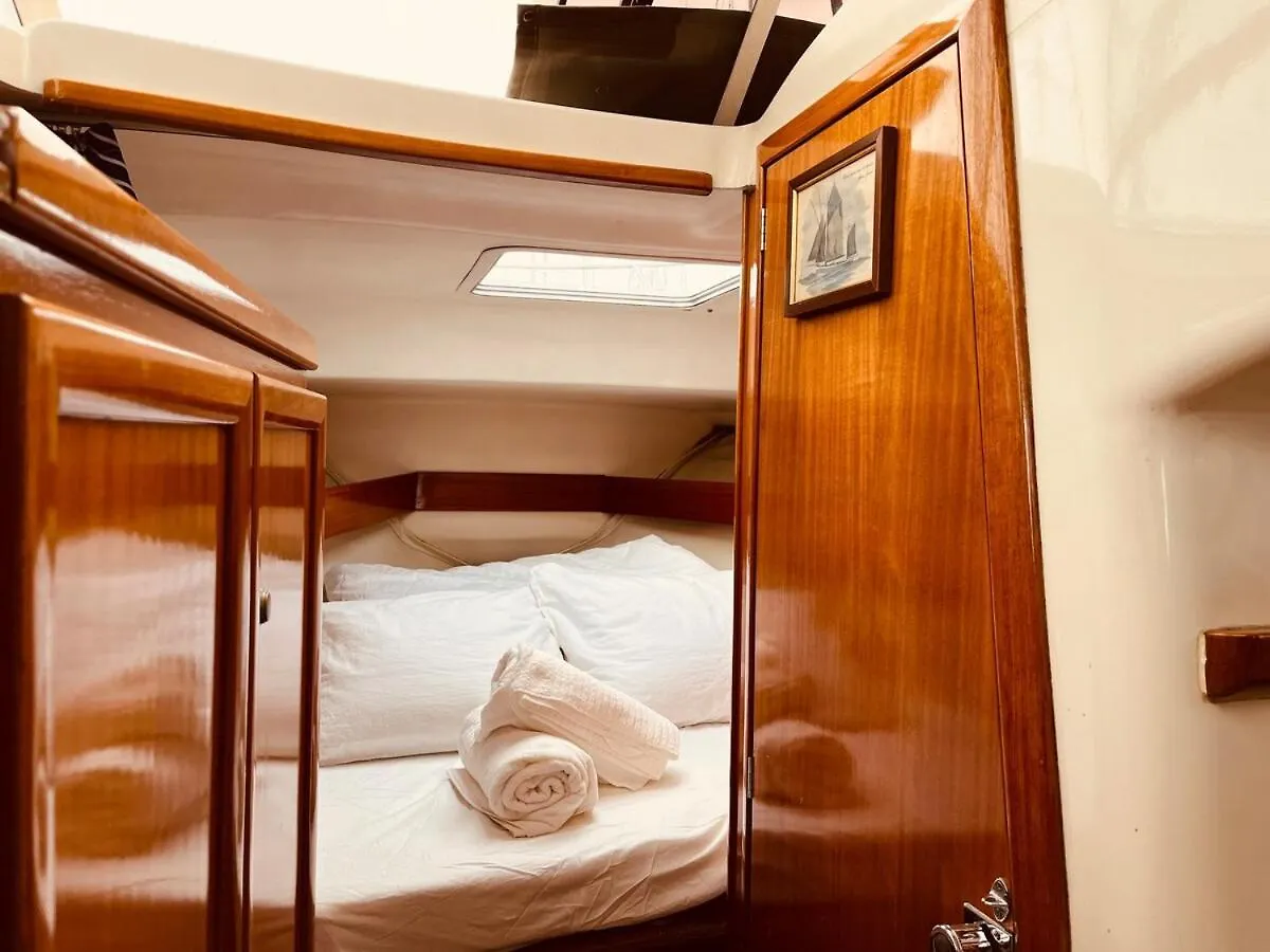 Ero- A Floating Escape In Lisbon Hotel